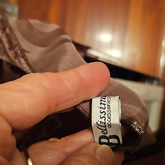 Bellisima Velvet Scarf - Picture 2 of 5